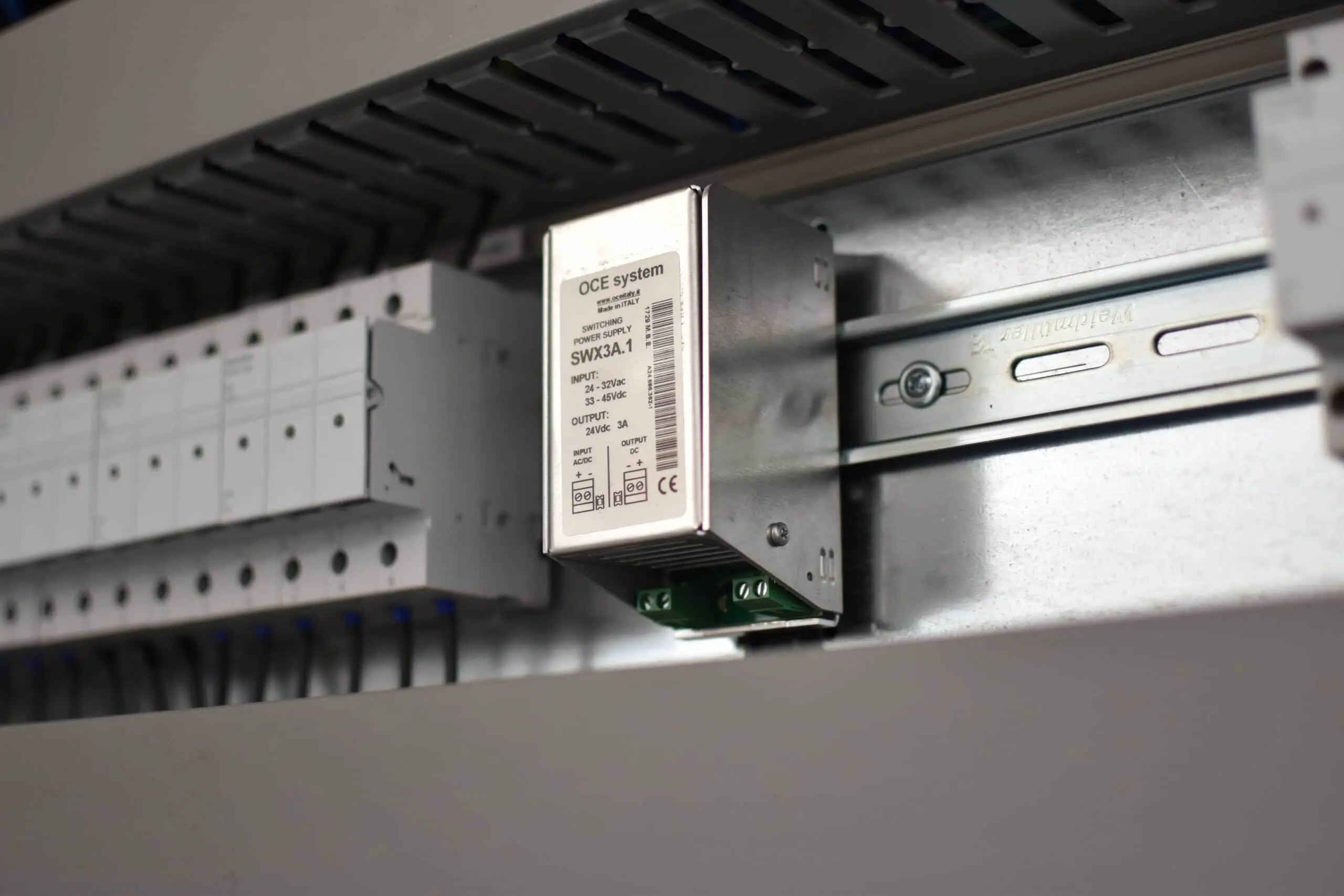 Netzteile mit AC- und DC-Eingang